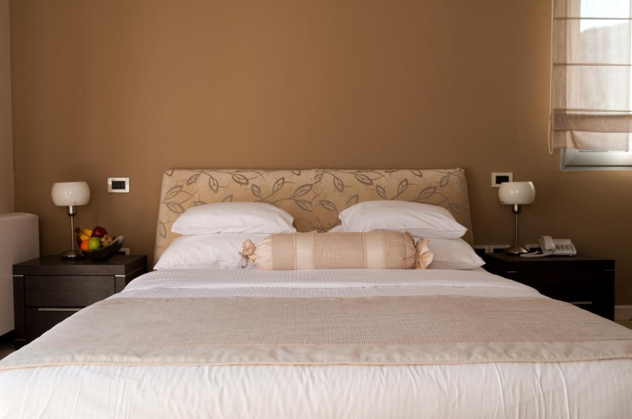 Hotel Casa Del Mare - Annex คาเมนาริ ภายนอก รูปภาพ